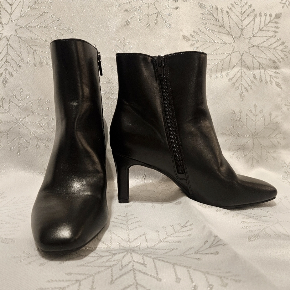 Kelly & Katie Ankle Boots, 6.5 medium/37 Black zip inside